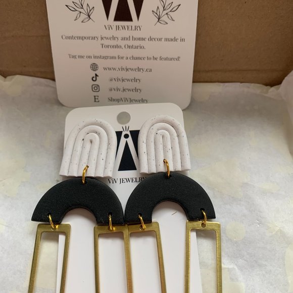 Viv Jewelry - Picture 2 of 3